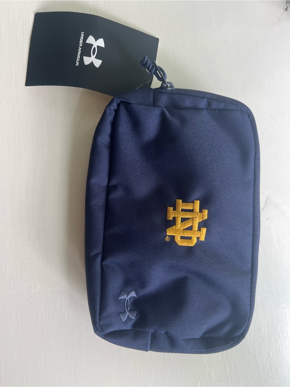 NWT Under Armour Navy and Gold Travel belt bag